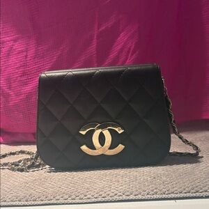 Fashion Black Quilted Crossbody Bag with Gold Accents